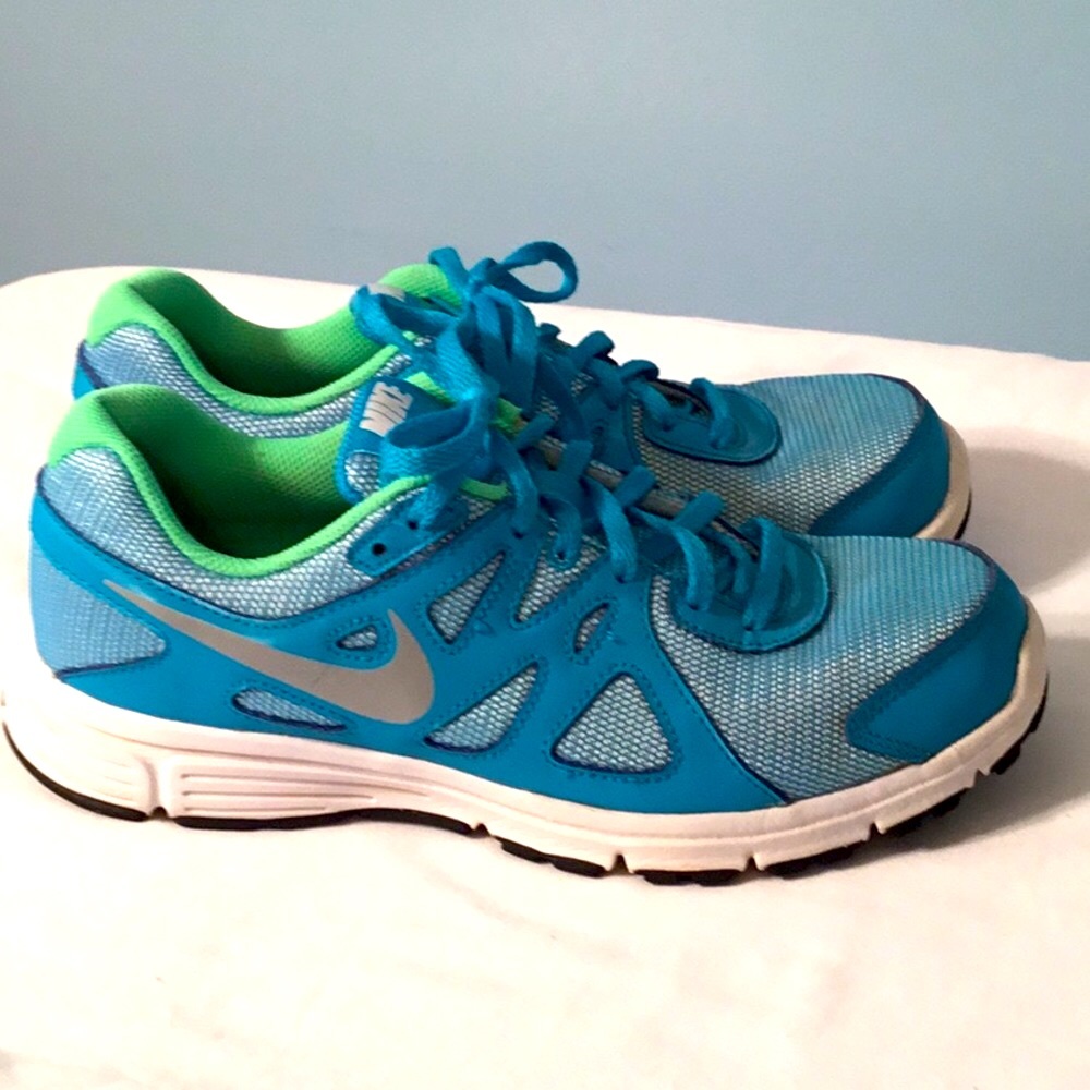 Nike Revolution 2 - Good Condition